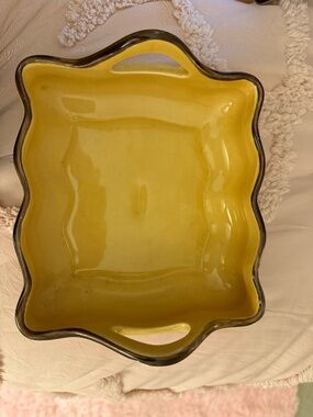 Ltd Commodities LLC Bakeware nesting tray